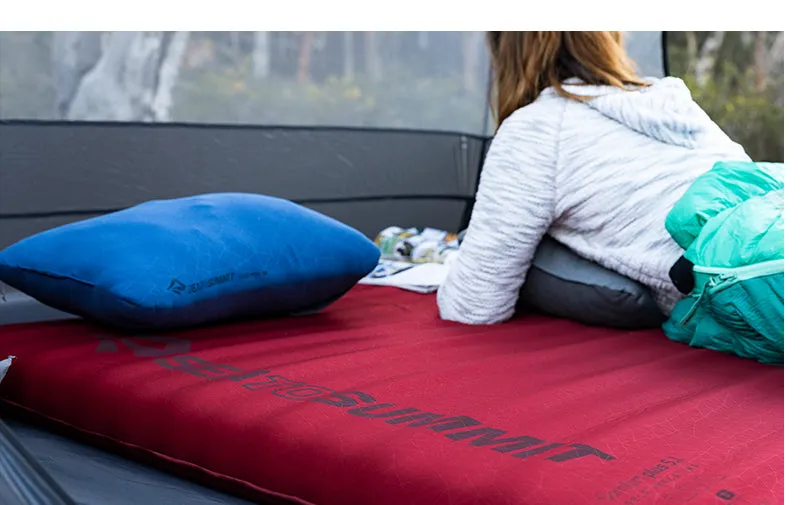 Comfort Plus Self-Inflating Sleeping Pad