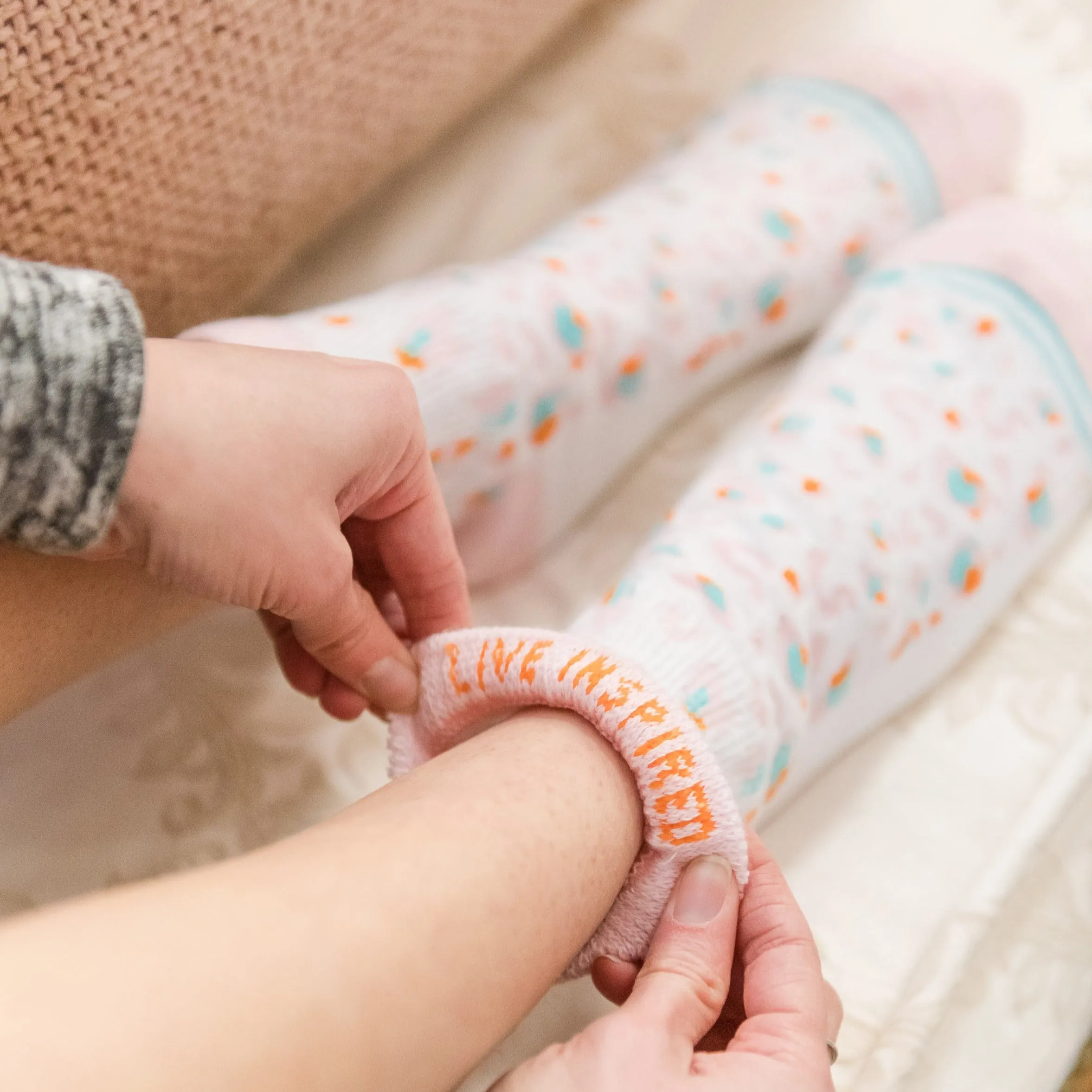 Dr. Segal's x PUDUS Cushioned Socks | Comfy Quarter Crew | Catarina Pink